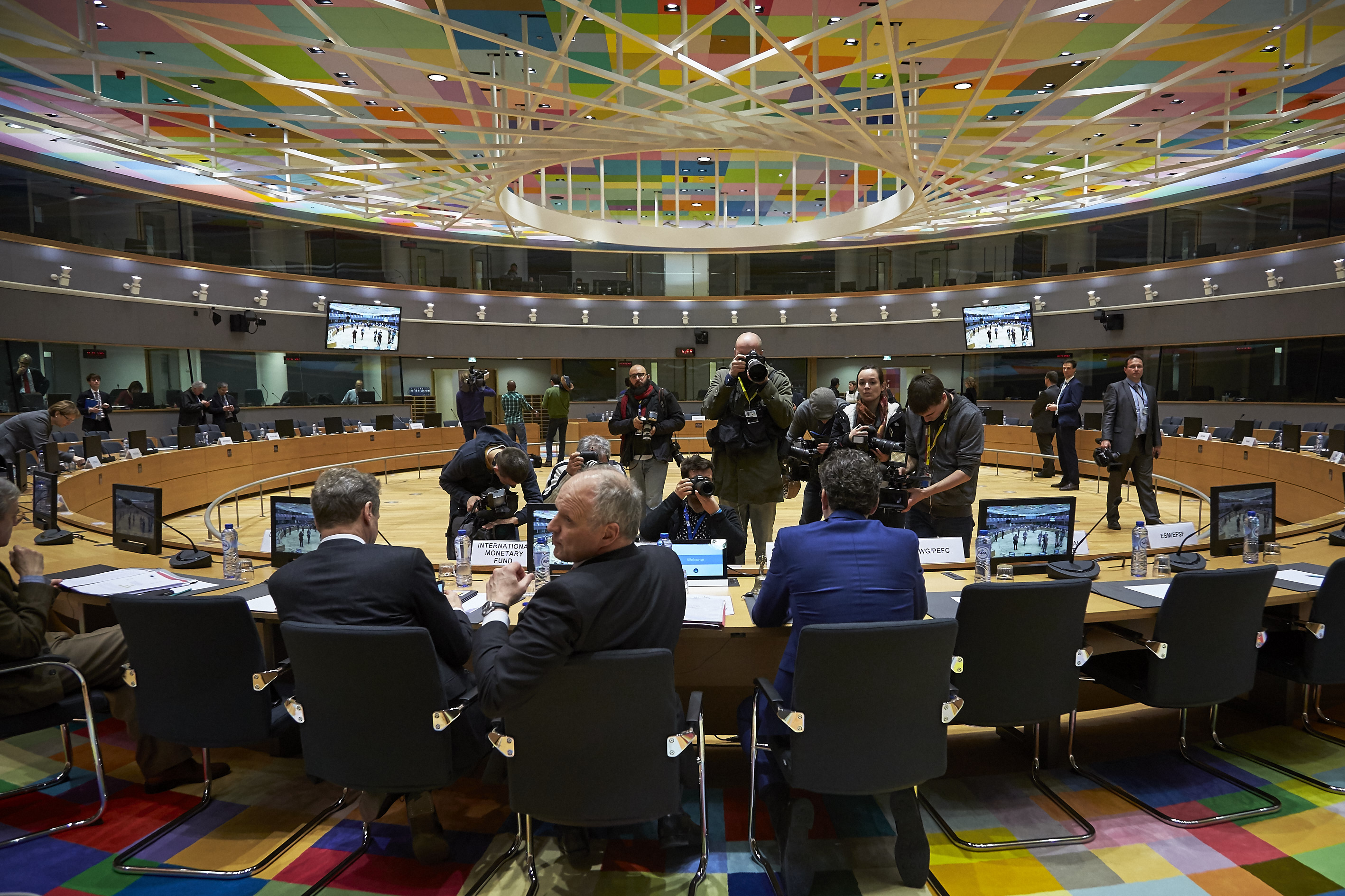 EWG: Θετικό σήμα στο Eurogroup να εγκρίνει τη δόση και να ακολουθήσει το χρέος