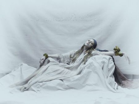 Ενα κλικ μπροστά για τη μόδα