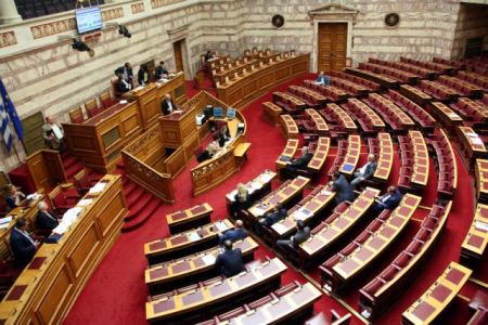 Ομαδικά τα πυρά κοινωνικών φορέων κατά του πολυνομοσχεδίου