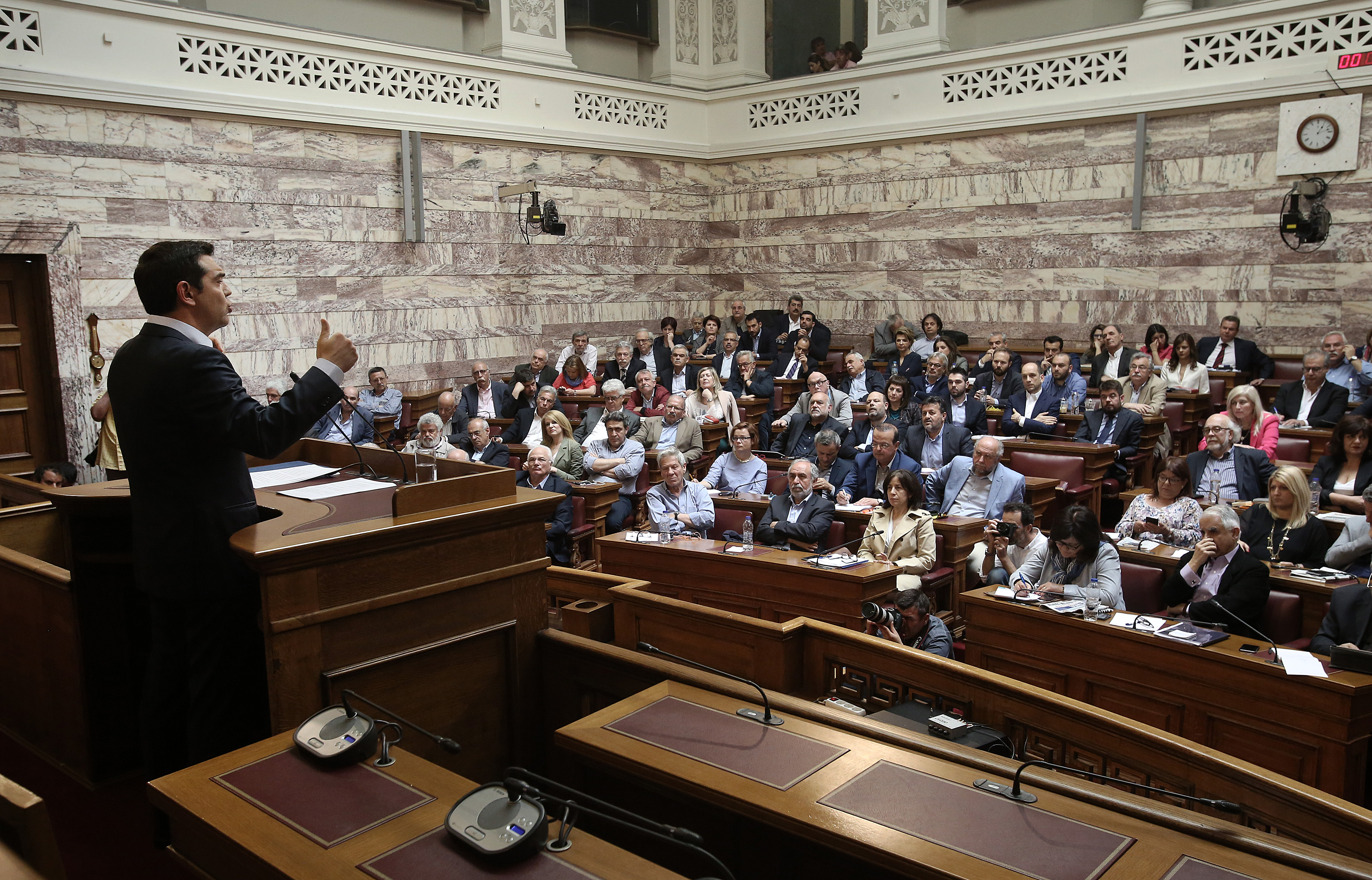 Βροχή ερωτήσεων βουλευτών του ΣΥΡΙΖΑ για το υψηλό πλεόνασμα στη συνεδρίαση της Κοινοβουλευτικής Ομάδας
