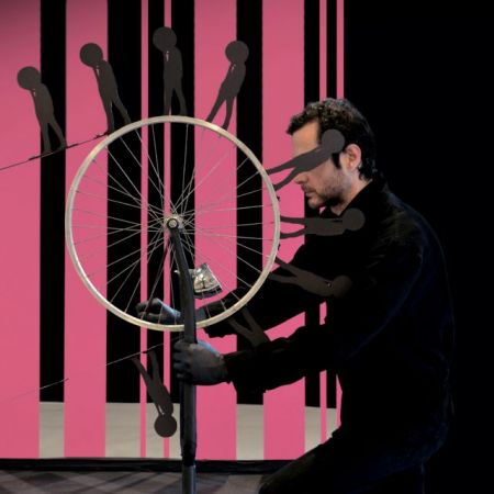 Φιγούρες σε ένα τοπίο