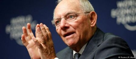 Σόιμπλε: «Η Ελλάδα εξελίσσεται καλύτερα από ότι στο παρελθόν»