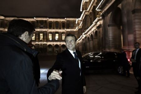 Η προεκλογική εκστρατεία του Μακρόν έγινε ντοκιμαντέρ