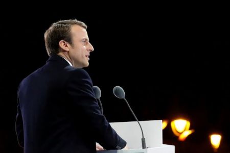 Ο Εμανουέλ Μακρόν παραιτήθηκε από την ηγεσία του κόμματός του