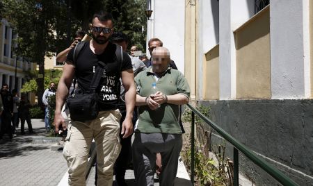 Οφθαλμίατρος εξέτασε τον βιαστή της Δάφνης στον Κορυδαλλό