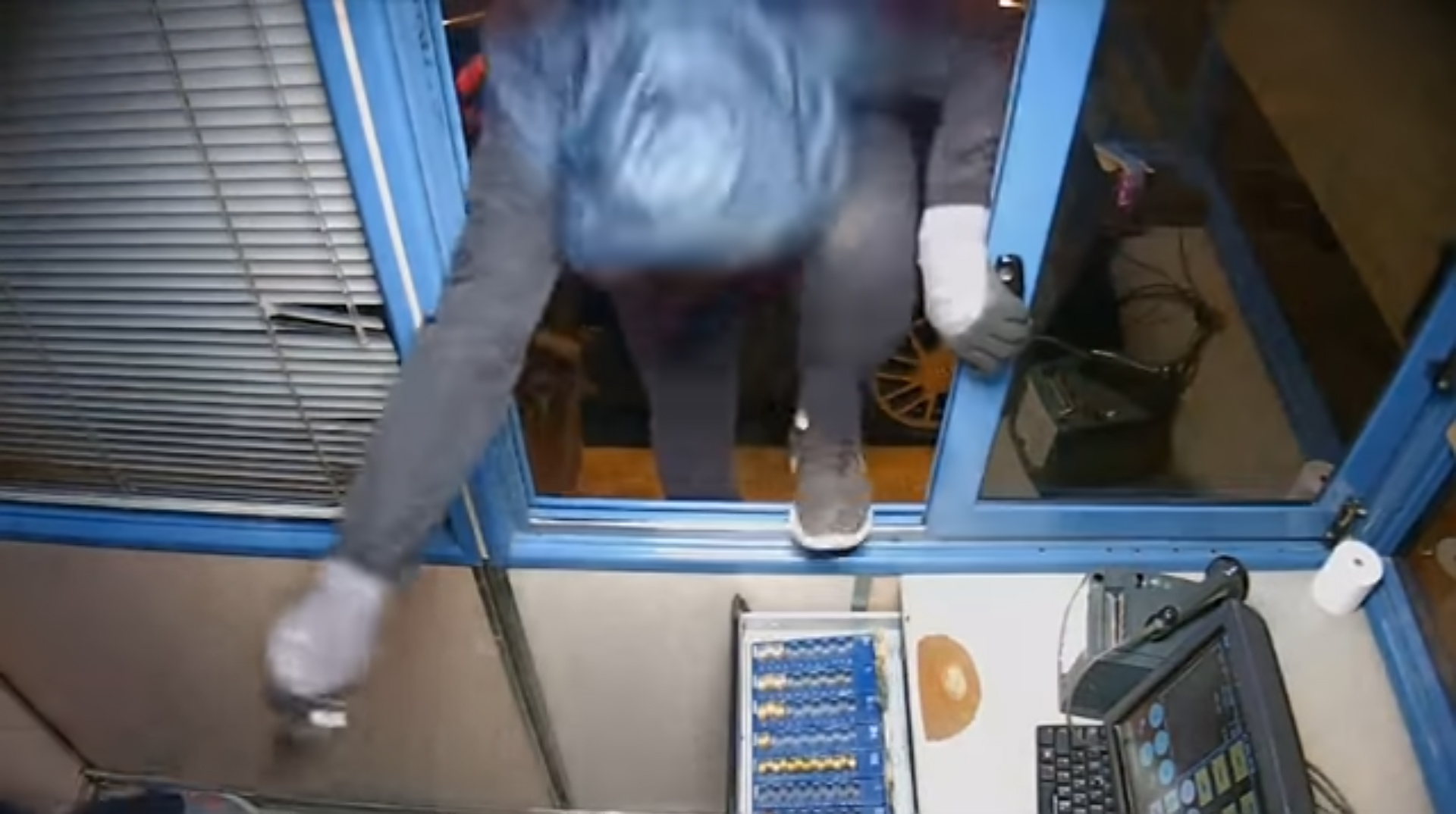 Πρόβλημα σε …αρραβώνες εμπόδισε την ΕΛΑΣ να εξαρθρώσει δύο μήνες νωρίτερα την «συμμορία των χρηματοκιβωτίων»