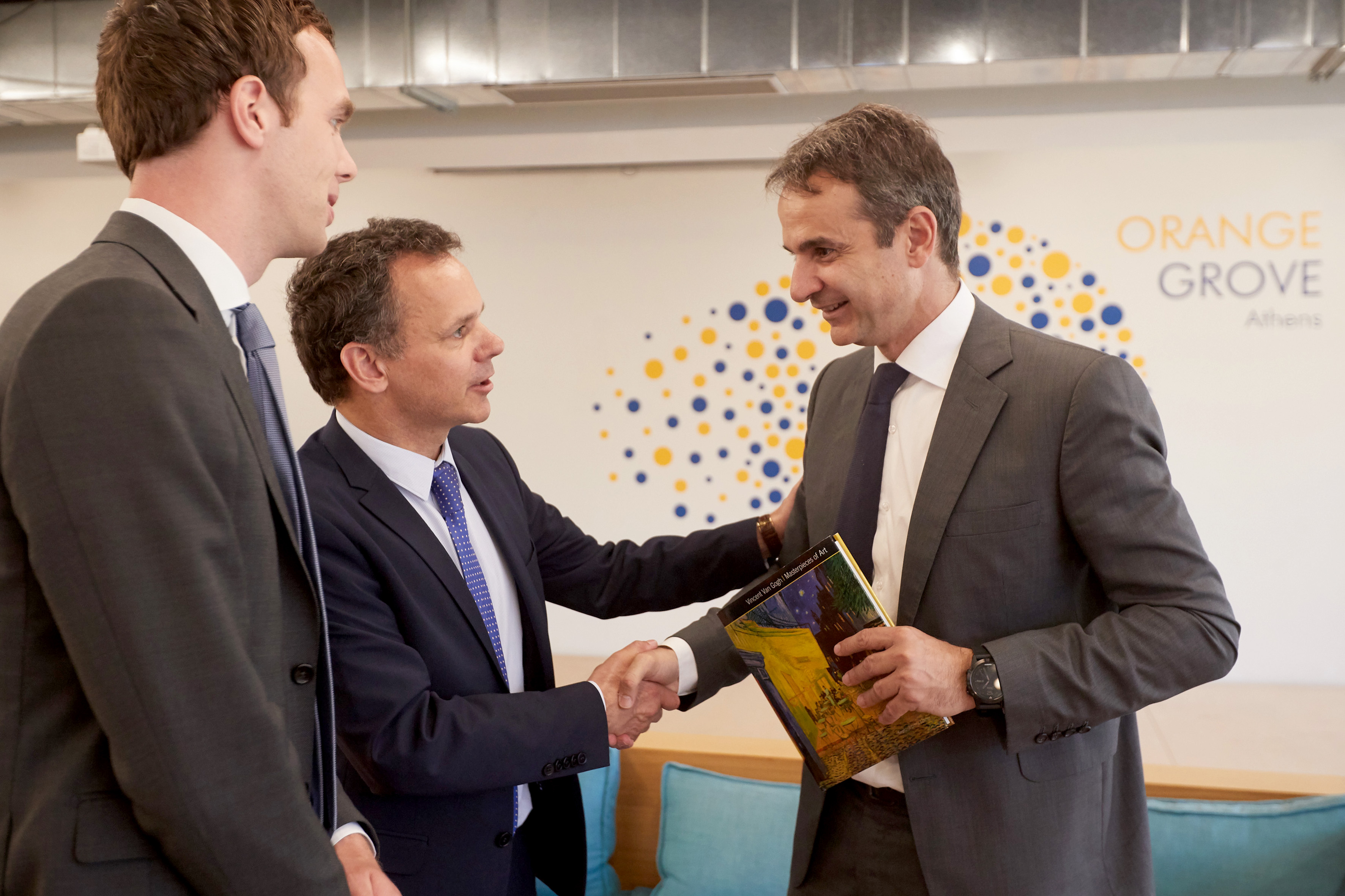 Στο κοινωνικό πεδίο και στην ανάπτυξη στρέφει την αντιπολιτευτική του τακτική ο Μητσοτάκης