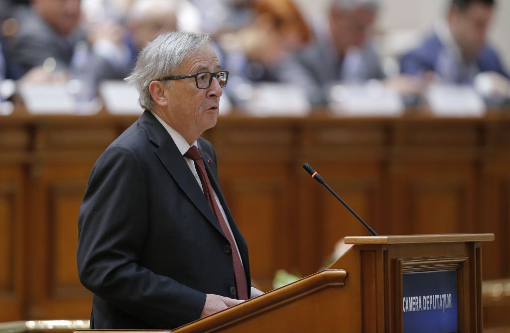 Γιούνκερ: Η Ελλάδα πρέπει να βγει από τη διαδικασία υπερβολικού ελλείμματος