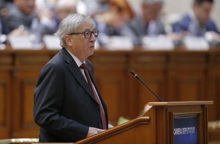 Γιούνκερ: Η Ελλάδα πρέπει να βγει από τη διαδικασία υπερβολικού ελλείμματος