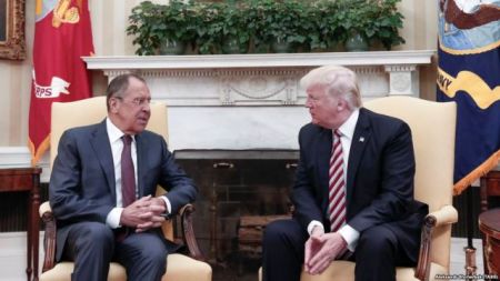 Washington Post: Ο Τραμπ αποκάλυψε διαβαθμισμένες πληροφορίες στον Λαβρόφ