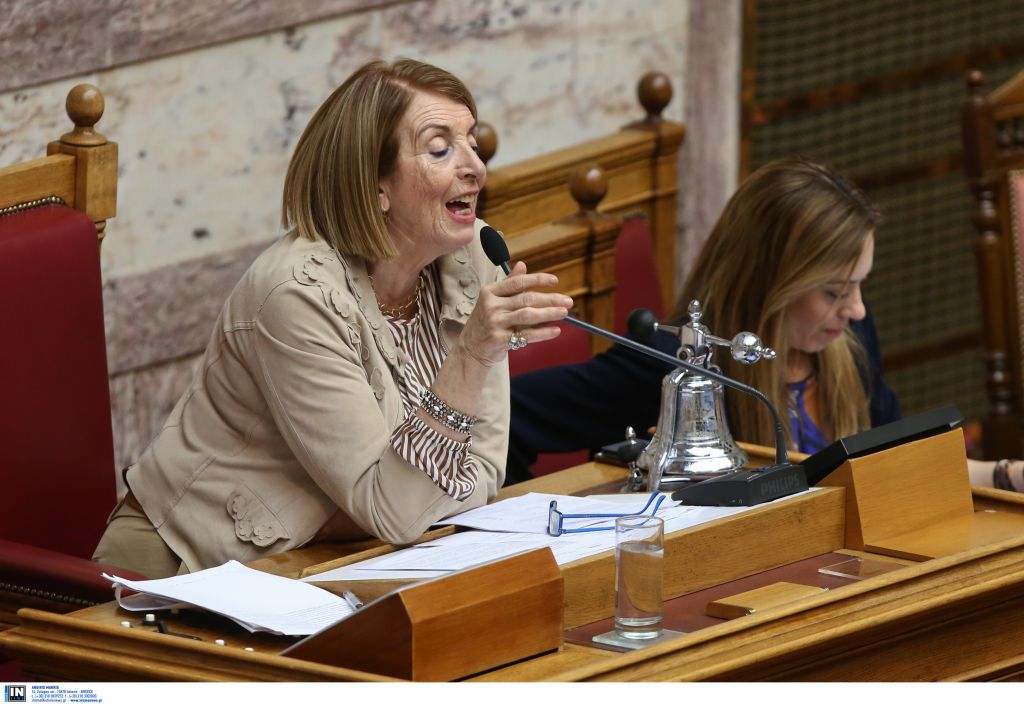 «Παρών» από τη Χριστοδουλοπούλου για τις απολύσεις στα ιδιωτικά