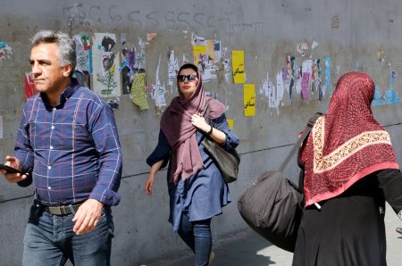 Προεδρικές στο Ιράν: Ο Ροχανί αντιμετωπίζει έναν σκληροπυρηνικό