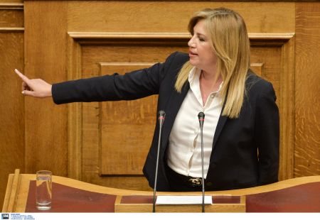 Γεννηματά: Η κυβέρνηση κάνει τη σοβαρότερη εκχώρηση κυριαρχίας