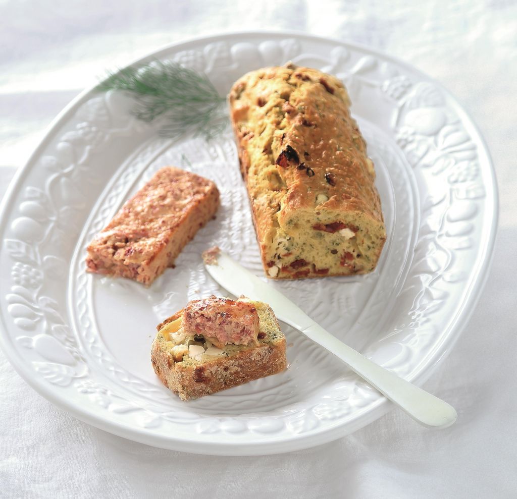 Πουτίγκα με καβουρμά σε αλμυρό κέικ