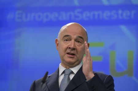 Μοσκοβισί: Οι Ευρωπαίοι πιστωτές να μην «παίζουν με τη φωτιά»