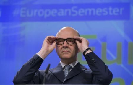 Αισιόδοξος ο Μοσκοβισί βλέπει συμβιβασμό στο Eurogroup