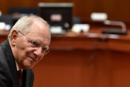 Δεν αποκλείει κυβέρνηση μειοψηφίας ο Σόιμπλε