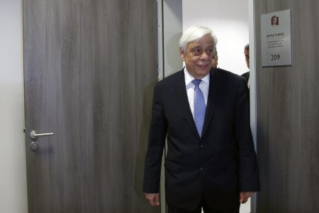 Μηνύματα με πολλούς αποδέκτες έστειλε από το Σούλι ο Πρόεδρος της Δημοκρατίας