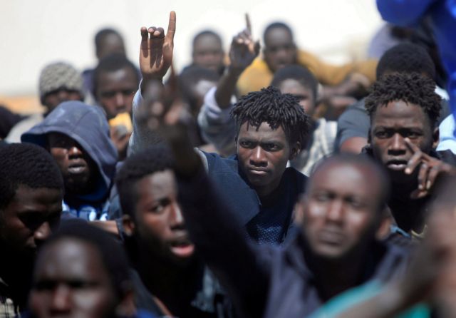 Διασώθηκαν 77 μετανάστες ύστερα από δύο ημέρες στη θαλάσσα