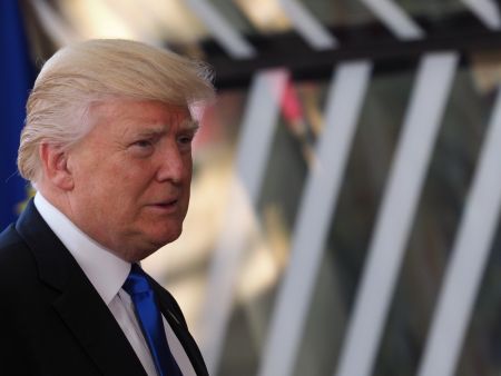 Ο Τραμπ κάνει τον Μπους να δείχνει καλύτερος