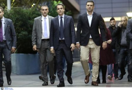 Τον Παπαδήμο επισκέπτεται σήμερα στον «Ευαγγελισμό» ο Κ. Μητσοτάκης