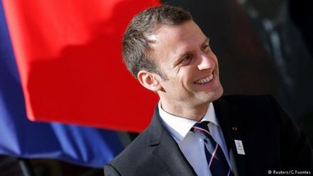 DW: Η «δημοκρατική επανάσταση» του Εμανουέλ Μακρόν