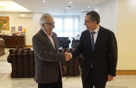 Εθνική Τράπεζα: Δωρεά 1.000 υπολογιστών στο υπουργείο Παιδείας