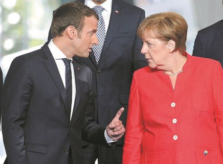 Οι «εκρήξεις» Μακρόν προκαλούν πονοκέφαλο στο Βερολίνο