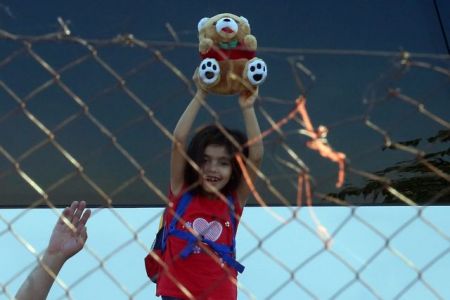 Παγκόσμια Ημέρα Προσφύγων: Τα όνειρα που εγκλωβίστηκαν στα hotspots