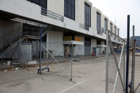 Η επόμενη ημέρα στον ερειπωμένο πια καταυλισμό του Ελληνικού