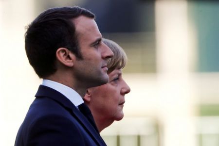 Nα ακολουθήσουμε το παράδειγμα Κολ-Μιτεράν, λέει ο Μακρόν στο Βερολίνο