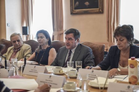 Καμίνης: Ζητά συνδρομή της Πολιτείας για άστεγους και εξαρτημένα άτομα