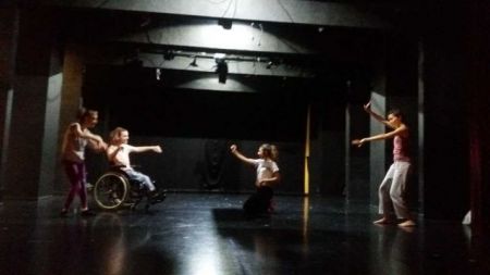 Χορευτική παράσταση «Αναψε τα φώτα»