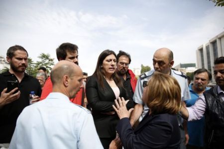 Λεκτική επίθεση Κωνσταντοπούλου στον πρόεδρο των συμβολαιογράφων [video]