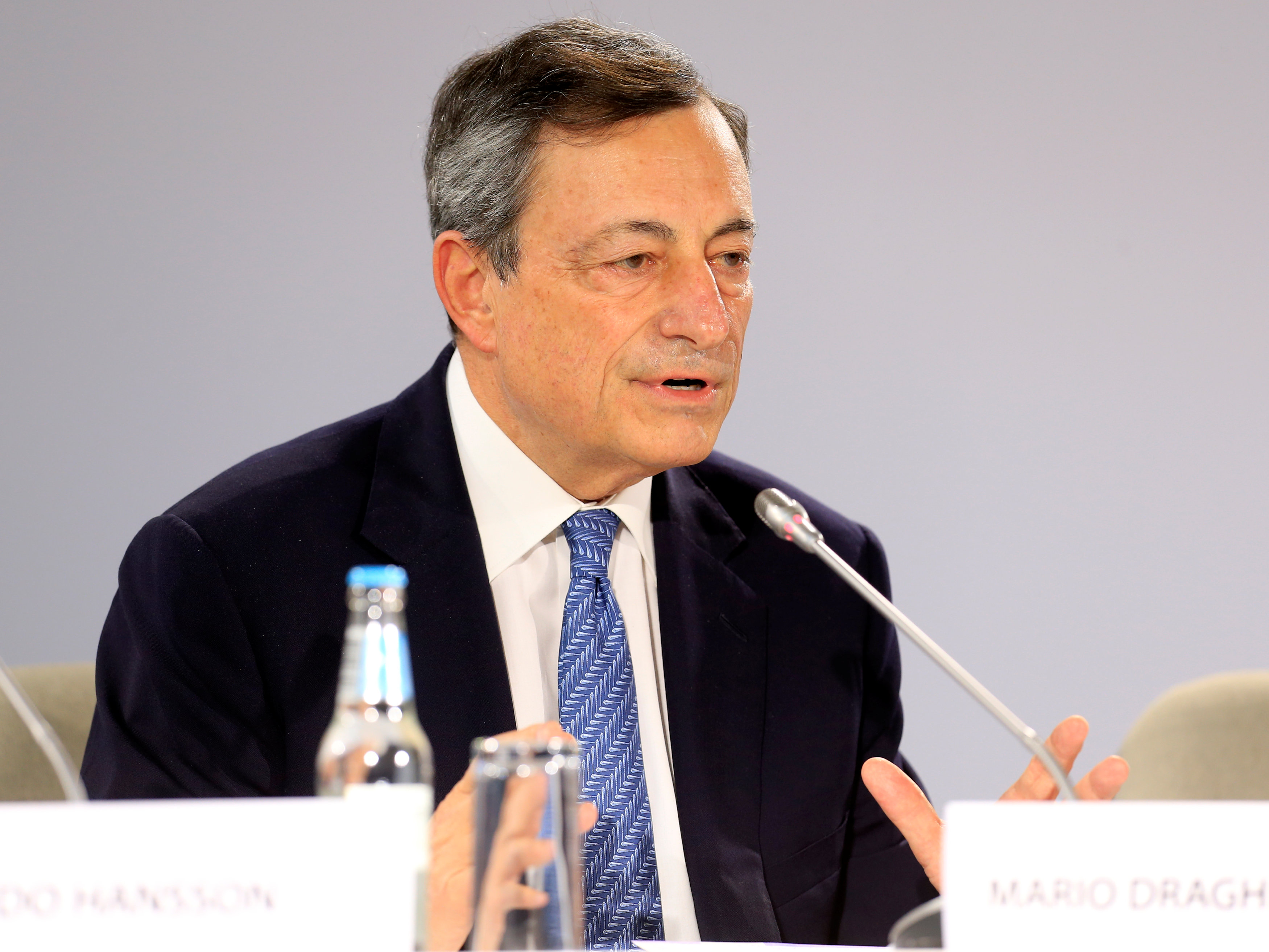 Ντράγκι: Η ευρωζώνη χρειάζεται νομισματική υποστήριξη από ΕΚΤ