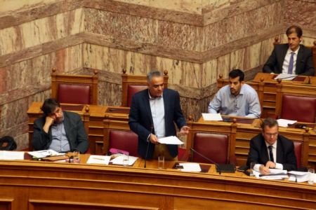 Σκουρλέτης: Το φθινόπωρο η διάταξη για τους συμβασιούχους