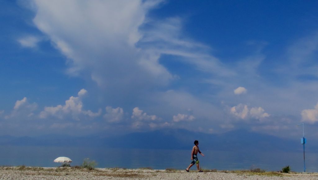 Χαλάει ο καιρός: Ερχονται τοπικές βροχές και καταιγίδες