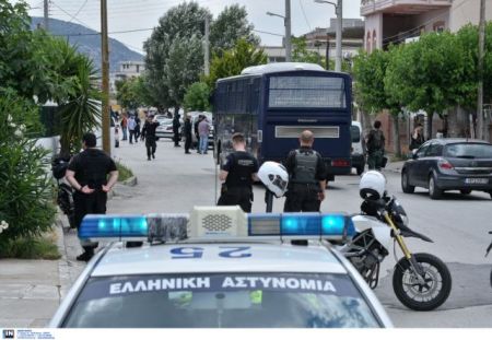 Εκατοντάδες συλλήψεις στη δυτική Αττική το τελευταίο 20ημερο