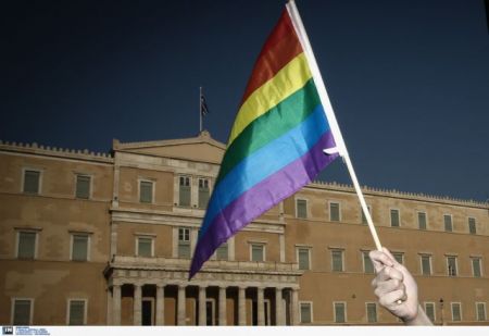 Athens Pride: Καταδικάζει την προσπάθεια εκδίωξης αστυνομικών από την παρέλαση