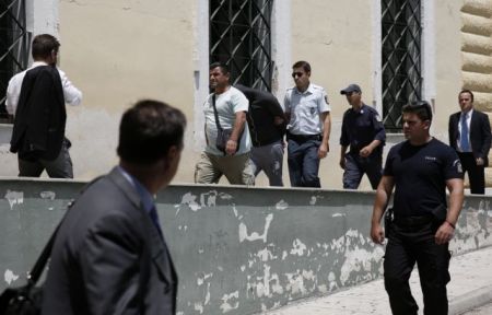 Ελεύθερος ο 23χρονος Ρομά που κατηγορείται για άσκοπους πυροβολισμούς στο Μενίδι