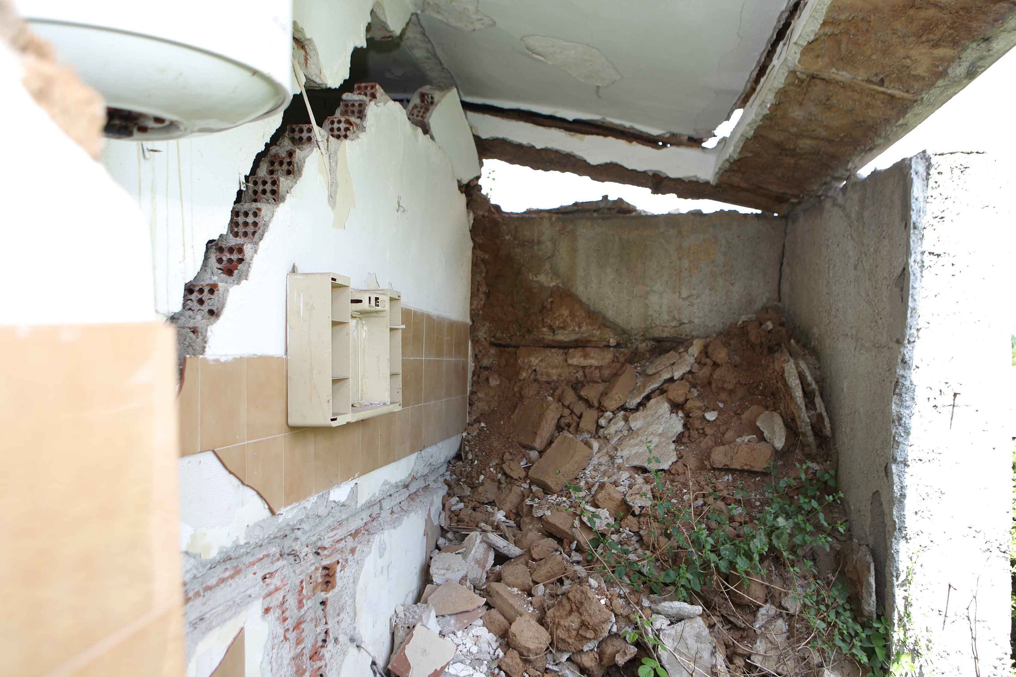 Ισχυρή σεισμική δόνηση στα νότια της Λέσβου – Μεγάλη καταστροφή στο χωριό Βρύσα – Νεκρή ανασύρθηκε η εγκλωβισμένη γυναίκα