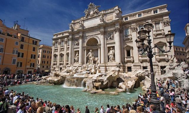Ρώμη: Πρόστιμα σε όσους δρουν απρεπώς στα διάσημα σιντριβάνια της