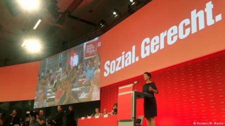 Deutsche Welle: «Η Αριστερά» στην κυβέρνηση ή στην αντιπολίτευση;
