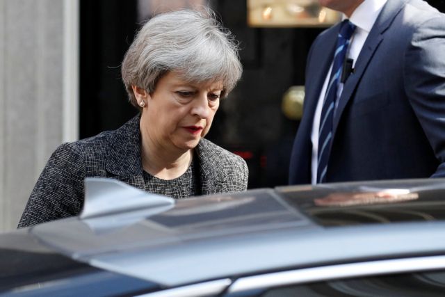Τελεσίγραφο προς Μέι: 10 μέρες να σώσεις την πρωθυπουργία σου
