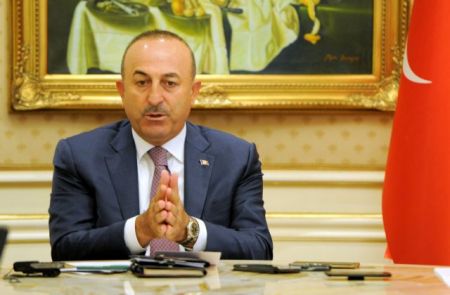 Στο Ριάντ ο τούρκος ΥΠΕΞ σε μια προσπάθεια να ξεπεραστεί η κρίση