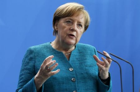 Μέρκελ: Η συμφωνία θα βοηθήσει την Ελλάδα να σταθεί στα πόδια της