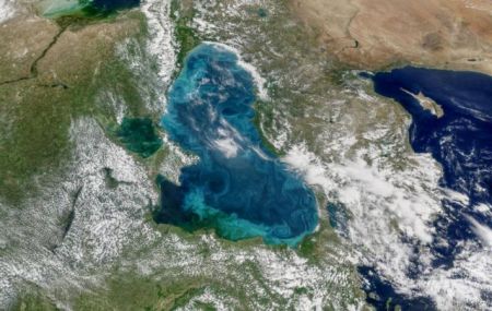 Έκρηξη φυτοπλαγκτού έβαψε τιρκουάζ τον Βόσπορο