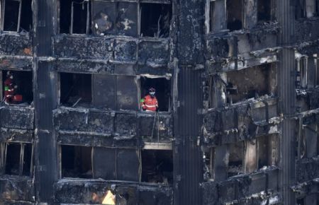 Στους 58 οι νεκροί από την πύρινη κόλαση στον πύργο του Λονδίνου