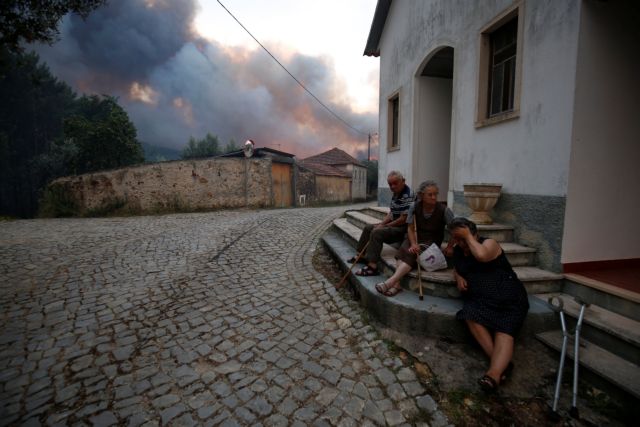 Τριήμερο πένθος στην Πορτογαλία για τους 61 νεκρούς των πυρκαγιών
