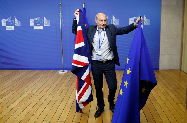 Πρώτη μέρα διαπραγματεύσεων για το Brexit, «εποικοδομητικές» οι συνομιλίες